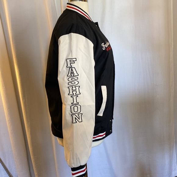 SHEIN Bomber Jacket with front snap closure and embroidered logos - Picture 3 of 7